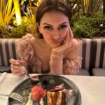 Hansika Motwani Instagram - Birthday behaviour 🎂🩵 Istanbul, Turkey