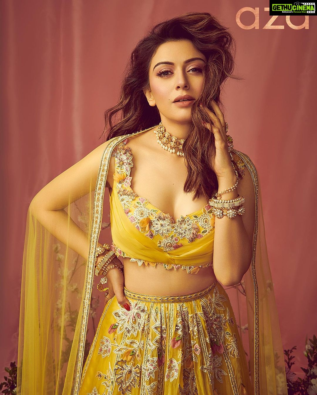 Hansika Motwani Instagram - @azafashions Designer, Ridhi Mehra @ridhimehraofficial Choker: Minerali @minerali_store Bangles: Curio Cottage @curiocottagejewelry Haathphool: House of Shikha @houseofshikha Editor: Devangi Nishar @devanginishar Photographer: Kunal Gupta @kunalgupta91 Interview: Sreemita Bhattacharya @sreemita_bhattacharya Creative Direction: Arthi Medithi @amedithi Styled by Sukriti Grover @sukritigrover Styling assistants: Vani Gupta @vanigupta.23 and Simran Kumar @simrankumar19 Styling intern: Mahek Gada @mahek_gada Makeup by Urmi Kaur @makeupbyurmikaur Hairstyling by Tina Mukharjee @tinamukharjee PR Consultant Think Talkies @think_talkies