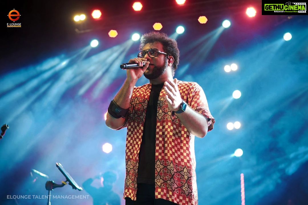Haricharan Instagram - The energy was immense The music was loud The stage was on fire You guys sang along Thank you Trivandrum ♥️ you made the experience so awesome 💥🔥 Venue: Nishagandhi Auditorium , Trivandrum Artists: @haricharanmusic @bennetandtheband P.C : @prijun_wacko #haricharansinger #bennet #band #liveshow #music #lights #camera #action Nishagandhi Auditorium, Kanakakunnu Palace