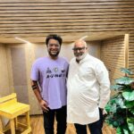 Haricharan Instagram - A Recording session with Legends for a legendary Movie Franchise. Such a Pleasure recording for the Academy Award winner, the Sweetest @mmkeeravaani sir for the Movie with #PVasu avargal. This is my 3rd time recording for him after Baahubali & PeLLisandhaDi2 ❤️❤️ #chandramukhi2 The Mystic's Room