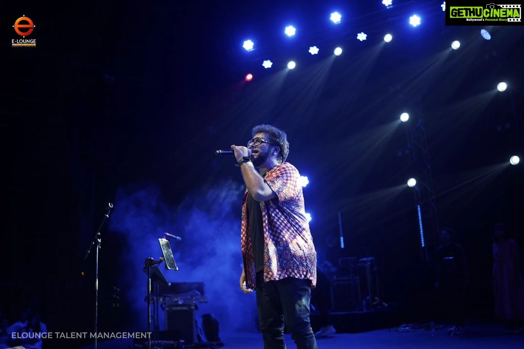 Haricharan Instagram - The energy was immense The music was loud The stage was on fire You guys sang along Thank you Trivandrum ♥️ you made the experience so awesome 💥🔥 Venue: Nishagandhi Auditorium , Trivandrum Artists: @haricharanmusic @bennetandtheband P.C : @prijun_wacko #haricharansinger #bennet #band #liveshow #music #lights #camera #action Nishagandhi Auditorium, Kanakakunnu Palace