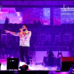 Haricharan Instagram - . Dance Dance Avarudan Dance, Endrae Kaalgal Soluthada.. Sing Sing Avarudan Sing, Endrae Nenjam Kolluthadaa.. Azhagai Manathai Parithu Vittarre….. Thank You @haricharanmusic for being one of the pillar of High On U1 concert in KL! We Malaysians love you endlessly! ❤️ Axiata Arena