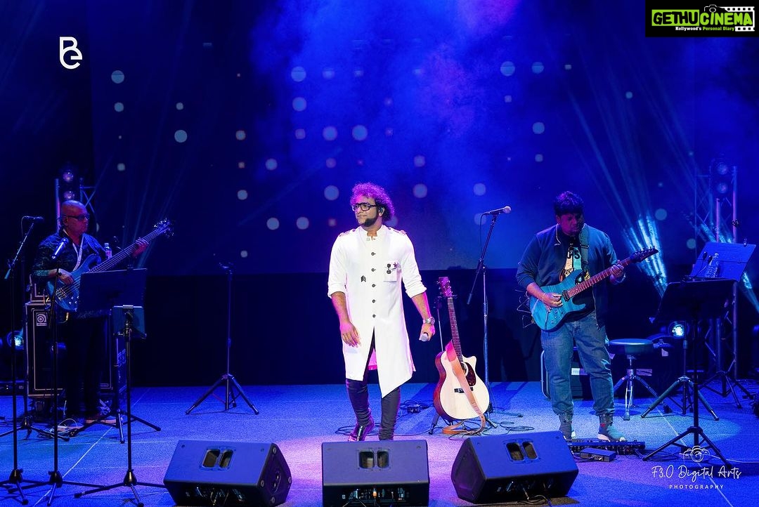 Haricharan Instagram - Karthik & Haricharan #live in #concert #brisbane Organiser @brizindentertainment . . . #indiansingers @haricharanmusic #tamilsongs #tollywood #singers #throwback #potraits #instagood #instastyle #instlike Sleemans Sports Complex