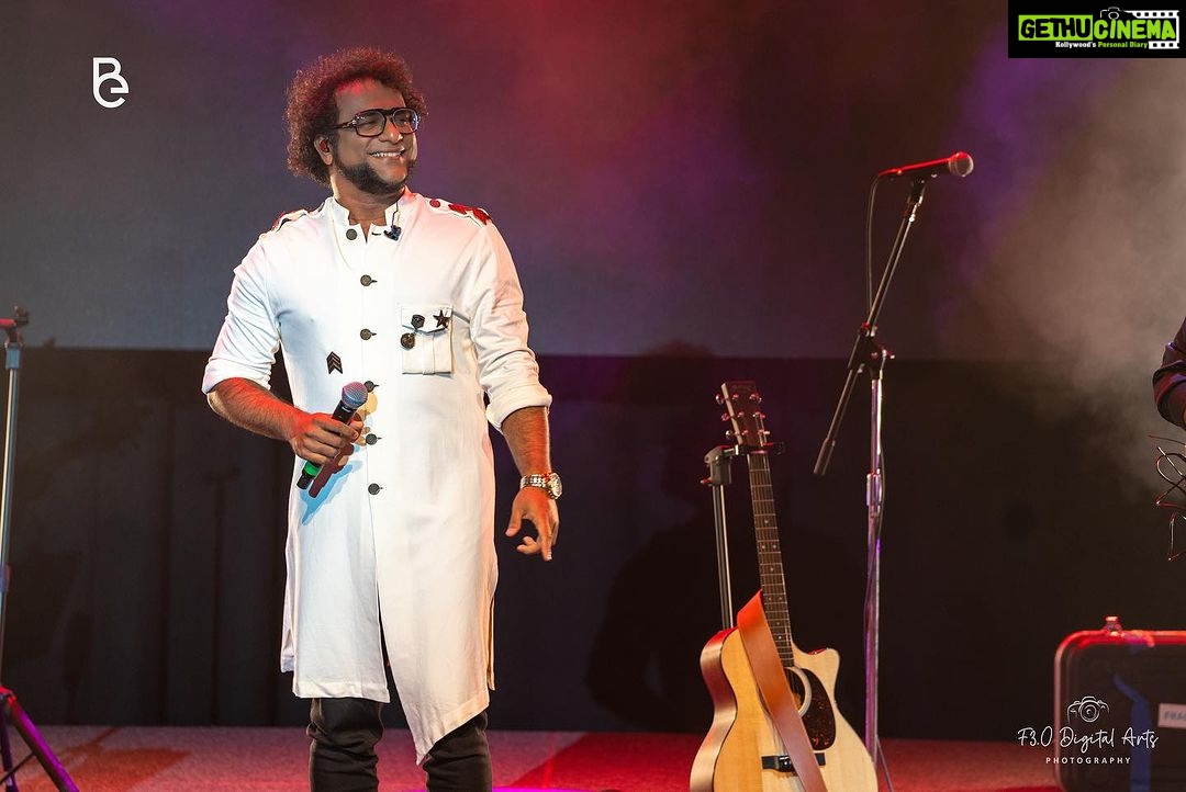 Haricharan Instagram - Karthik & Haricharan #live in #concert #brisbane Organiser @brizindentertainment . . . #indiansingers @haricharanmusic #tamilsongs #tollywood #singers #throwback #potraits #instagood #instastyle #instlike Sleemans Sports Complex