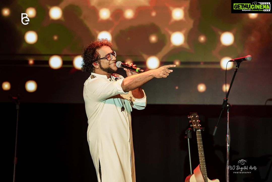 Haricharan Instagram - Karthik & Haricharan #live in #concert #brisbane Organiser @brizindentertainment . . . #indiansingers @haricharanmusic #tamilsongs #tollywood #singers #throwback #potraits #instagood #instastyle #instlike Sleemans Sports Complex