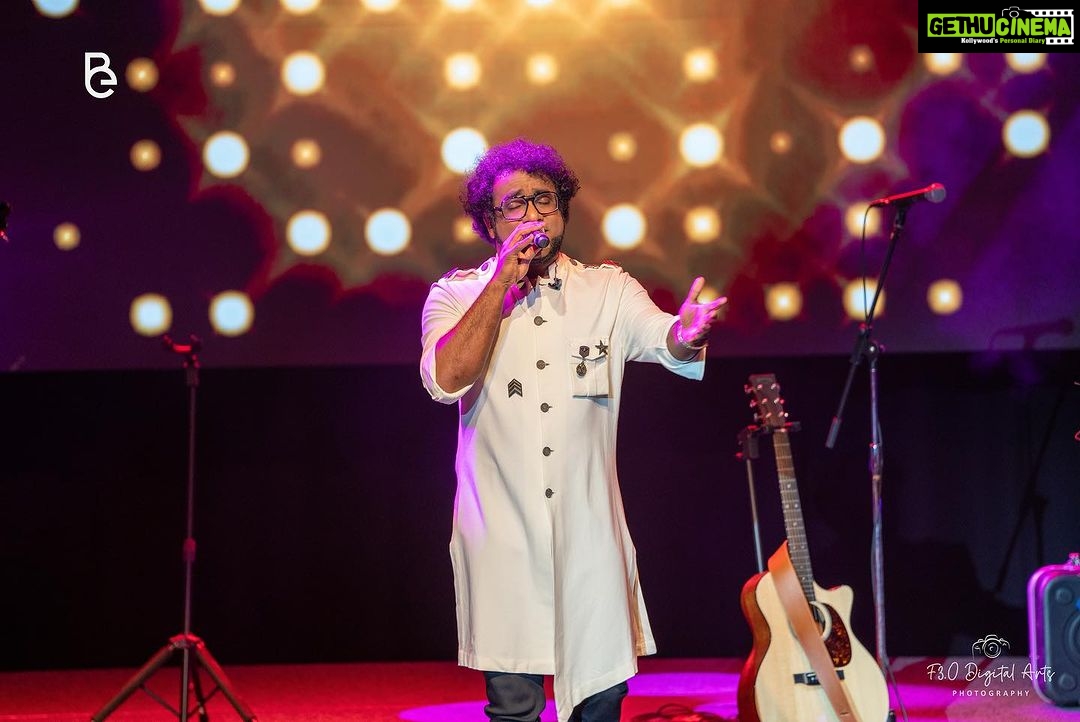 Haricharan Instagram - Karthik & Haricharan #live in #concert #brisbane Organiser @brizindentertainment . . . #indiansingers @haricharanmusic #tamilsongs #tollywood #singers #throwback #potraits #instagood #instastyle #instlike Sleemans Sports Complex