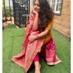 Hariprriya Instagram - 💛💖 Beautifully designed & styled by-@nineonine_designstudio #hariprriya #hariprriyasimha #simhapriya #traditional #weekendvibes