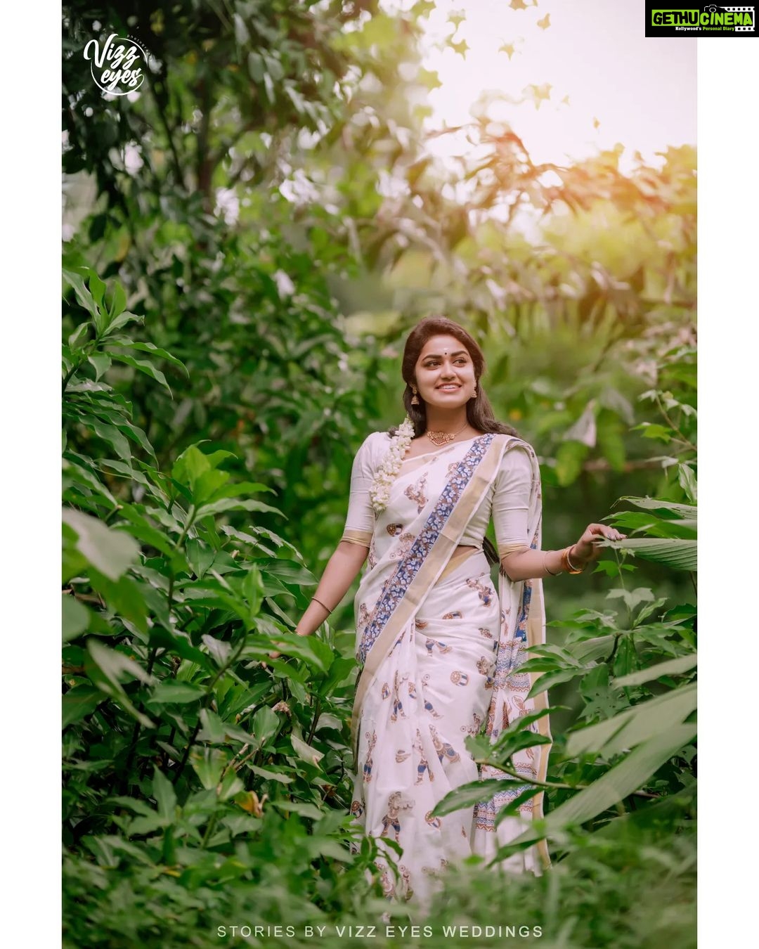 Haritha G Nair Instagram - ചിങ്ങപുലരി✨️ . . . ഫോട്ടോ 📸 : @vizz__eyes_photography സാരി 👗: @arrco_iriisbyallenna