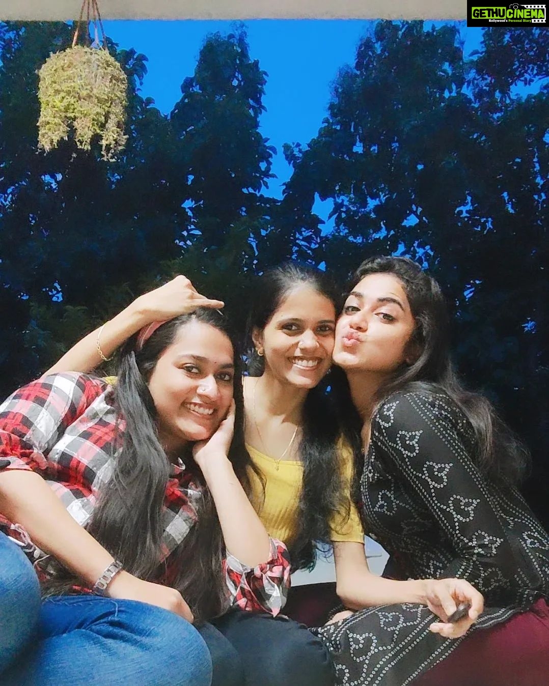 Haritha G Nair Instagram - Miss my TRIO❤ @ahalya_mk @keethuchippy