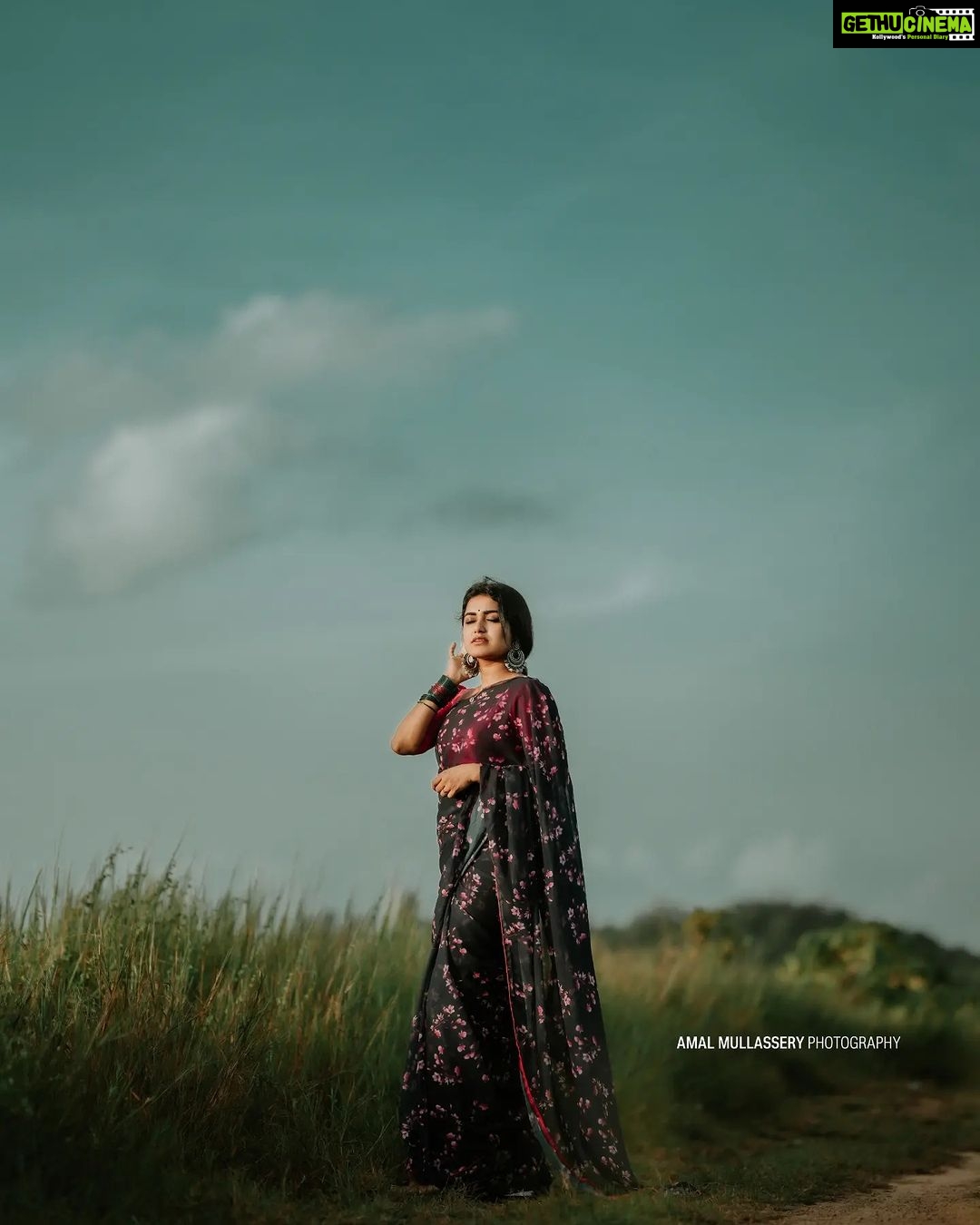 Haritha G Nair Instagram - 🦋FRAMES🦋 . . . 📸 :@amalmullasserryphotography Ornaments : @jhanvi__collections 👗 : @arrco_iriisbyallenna Edits : @manu_3782