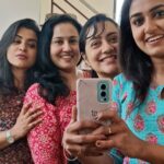 Haritha G Nair Instagram - Parellel universe of Shyama and Vasu But in Real World of Hari and Dechu❤ @resh_mi_decha