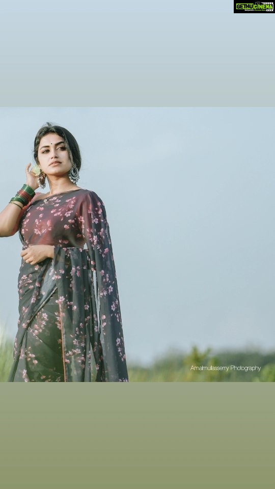 Haritha G Nair Instagram - 🏵️🏵️🏵️ . . 🎥 : @amalmullasserryphotography Saree : @arrco_iriisbyallenna Jhumka : @jhanvi__collections