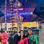 Haritha G Nair Instagram - ഏറെ വേദനിക്കുമ്പോൾ സന്തോഷിക്കുമ്പോൾ ഓടി ചെല്ലുന്നൊരിടമുണ്ട് എനിക്ക്... ശ്യാമ എന്ന character തിരഞ്ഞെടുക്കുമ്പോൾ, ഇന്നത്തെ സമൂഹത്തിൽ അംഗീകരിക്കപ്പെടുന്ന പോലെ ഒരു കഥയോ കഥാപാത്രമാണോ എന്നോ എന്ന സംശയം കൊണ്ട് ഞങ്ങൾ ഏറ്റവുമധികം വിളിച്ചതും ആ പേര് തന്നെ.... വളരെ യാദൃശ്ചികമായി എങ്കിലും character ന്റെ പിറന്നാൾ ആഘോഷിക്കാൻ കഥയുടെ ഗതിയെ ഏറ്റവും അധികം സ്വാധീനിക്കുന്ന ആ തിരുമുറ്റത്ത് എത്തി... ശ്യാമക്ക് വേണ്ടിയുള്ള സ്പെഷ്യൽ make up ചെയ്യുമ്പോൾ ഈ character ആ തിരുമുറ്റത്ത് എത്തിയാൽ എന്തായിരിക്കും എന്ന് ഞങ്ങൾ എല്ലാവരും ചിന്തിച്ചിരുന്നു... അതാണ് യഥാർഥ്യമായത്... ഏത് characternu വേണ്ടിയാണോ അത് ചിന്തിച്ചത് അതേ character lookil തന്നെ തിരുസന്നിധിയിൽ കയറാനും ആ characternte ആഗ്രഹം സാധിച്ചു കൊടുക്കാനും ഉള്ള ഭാഗ്യം പോലെ... 🙏🏻 and thanks to my team❤ ക്ഷേത്രചാരങ്ങളെയും ക്ഷേത്ര മര്യാദകളെയും അംഗീകരിച്ചും,ഭക്ഷണം പോലും കഴിക്കാതെ ഒരു പകൽ മുഴുവൻ അവിടെ കഷ്ടപ്പെട്ട് എല്ലാ scenes um കൃത്യമായി എടുക്കാനും കട്ടക്ക് കൂടെ നിന്ന കൂട്ടം. ❤ Director @mohan.kupleri , DOP @av_arun_ravan and Producer @p.remadevi.gtv and my Mach @tanujmenon_offl ✌🏻 EPISODE TODAY AT 8:30PM ON ZEE KERALAM @zeekeralam
