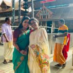 Haritha G Nair Instagram - ഏറെ വേദനിക്കുമ്പോൾ സന്തോഷിക്കുമ്പോൾ ഓടി ചെല്ലുന്നൊരിടമുണ്ട് എനിക്ക്... ശ്യാമ എന്ന character തിരഞ്ഞെടുക്കുമ്പോൾ, ഇന്നത്തെ സമൂഹത്തിൽ അംഗീകരിക്കപ്പെടുന്ന പോലെ ഒരു കഥയോ കഥാപാത്രമാണോ എന്നോ എന്ന സംശയം കൊണ്ട് ഞങ്ങൾ ഏറ്റവുമധികം വിളിച്ചതും ആ പേര് തന്നെ.... വളരെ യാദൃശ്ചികമായി എങ്കിലും character ന്റെ പിറന്നാൾ ആഘോഷിക്കാൻ കഥയുടെ ഗതിയെ ഏറ്റവും അധികം സ്വാധീനിക്കുന്ന ആ തിരുമുറ്റത്ത് എത്തി... ശ്യാമക്ക് വേണ്ടിയുള്ള സ്പെഷ്യൽ make up ചെയ്യുമ്പോൾ ഈ character ആ തിരുമുറ്റത്ത് എത്തിയാൽ എന്തായിരിക്കും എന്ന് ഞങ്ങൾ എല്ലാവരും ചിന്തിച്ചിരുന്നു... അതാണ് യഥാർഥ്യമായത്... ഏത് characternu വേണ്ടിയാണോ അത് ചിന്തിച്ചത് അതേ character lookil തന്നെ തിരുസന്നിധിയിൽ കയറാനും ആ characternte ആഗ്രഹം സാധിച്ചു കൊടുക്കാനും ഉള്ള ഭാഗ്യം പോലെ... 🙏🏻 and thanks to my team❤ ക്ഷേത്രചാരങ്ങളെയും ക്ഷേത്ര മര്യാദകളെയും അംഗീകരിച്ചും,ഭക്ഷണം പോലും കഴിക്കാതെ ഒരു പകൽ മുഴുവൻ അവിടെ കഷ്ടപ്പെട്ട് എല്ലാ scenes um കൃത്യമായി എടുക്കാനും കട്ടക്ക് കൂടെ നിന്ന കൂട്ടം. ❤ Director @mohan.kupleri , DOP @av_arun_ravan and Producer @p.remadevi.gtv and my Mach @tanujmenon_offl ✌🏻 EPISODE TODAY AT 8:30PM ON ZEE KERALAM @zeekeralam