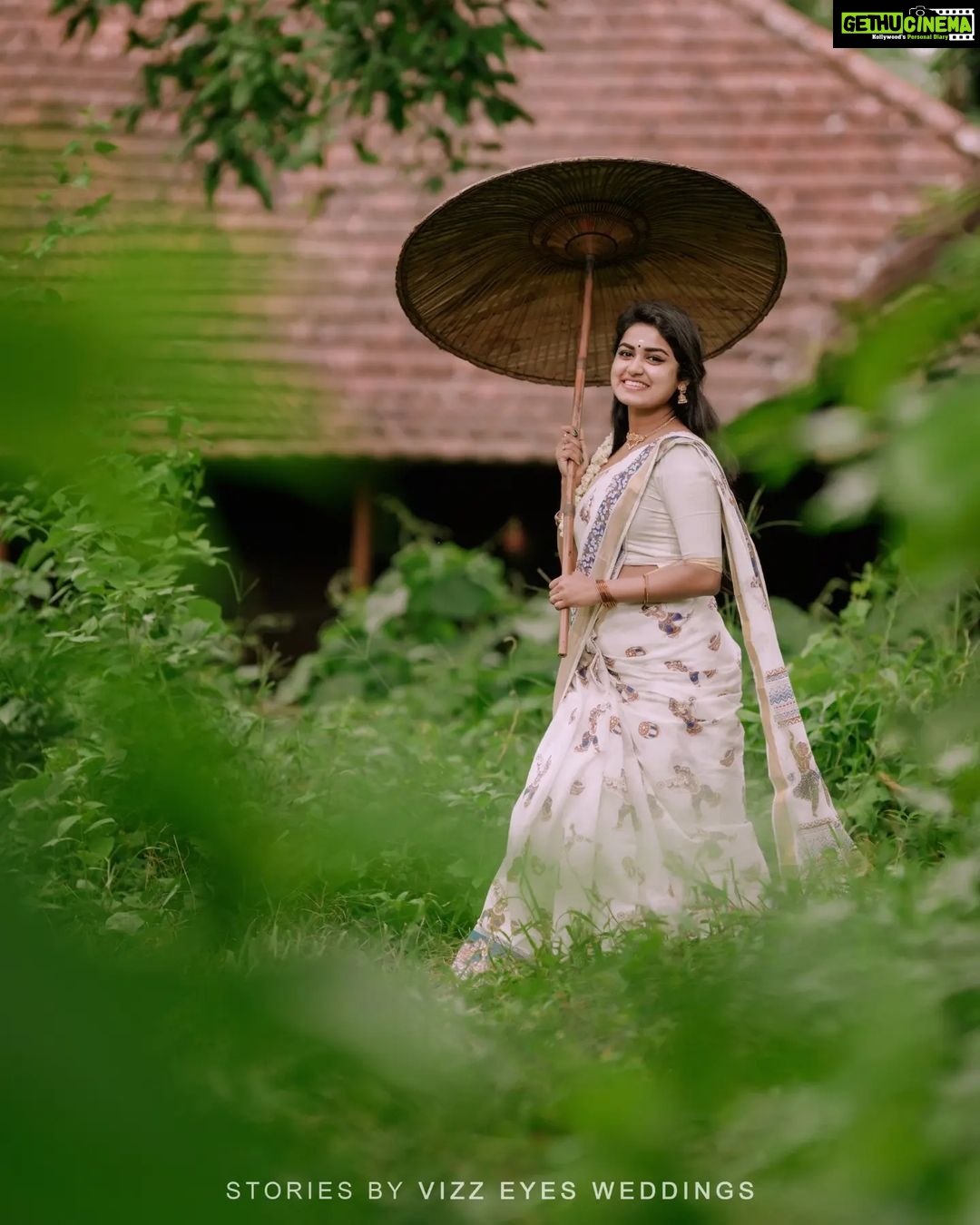 Haritha G Nair Instagram - വന്നോണം...നിന്നോണം.. പൊക്കോണം ❤ . . 📸: @vizz__eyes_photography 👗: @arrco_iriisbyallenna