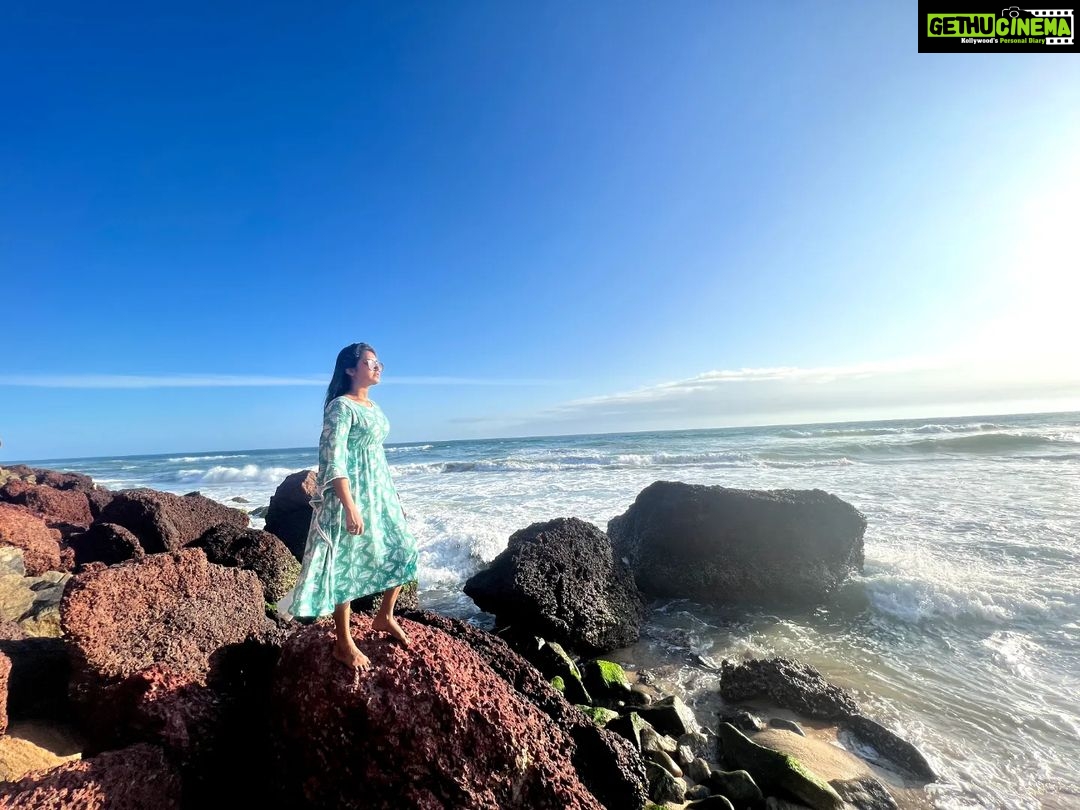 Haritha G Nair Instagram - In the sky 🌫️ In the Sea🌊 . . . 📸 : @rency_philip ( chetta... Ur frames 💯🤗😃)
