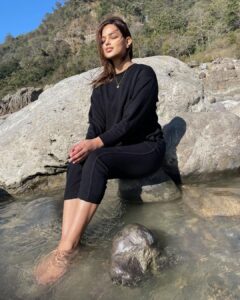 Harnaaz Kaur Sandhu Instagram - Meditation has the power to calm your mind and soul✨🤍