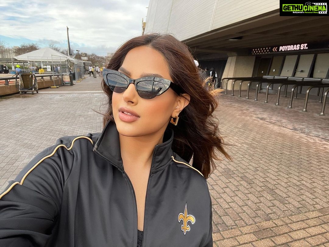 Harnaaz Kaur Sandhu Instagram - My 3rd US professional sporting event! Thankyou @saints @nfl #whodat Hair and Makeup by @mubacosmetics @andresfelipeofficial @yamilemakeup @miguelotox #nfl #thesaints #missuniverse2022 New Orleans, Louisiana