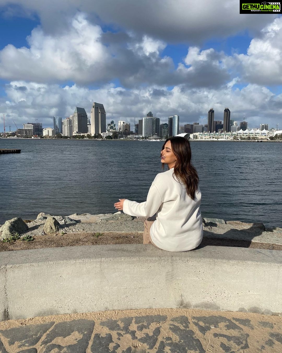 Harnaaz Kaur Sandhu Instagram - Peace begins with a smile… Los Angeles, California