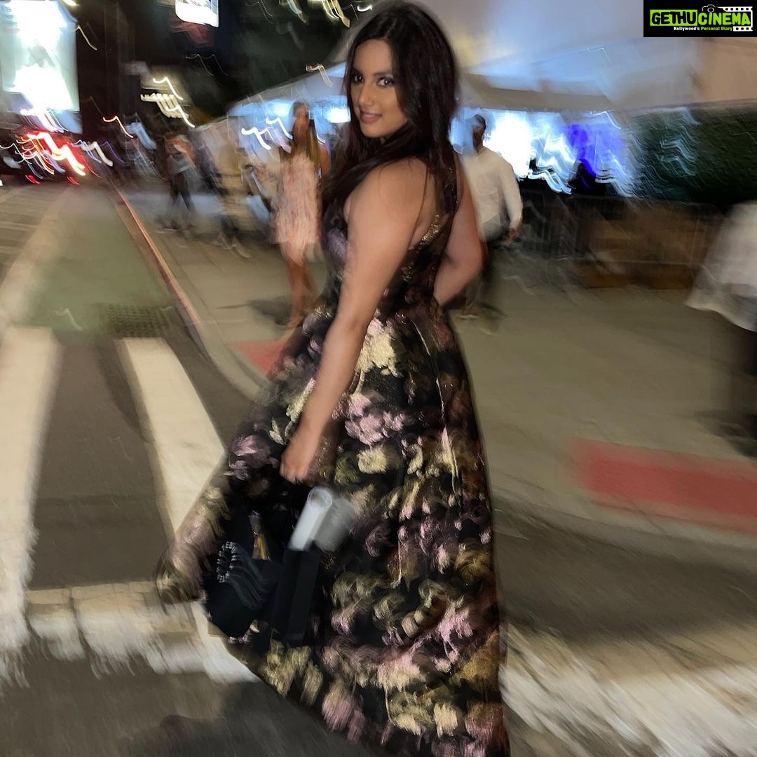Harnaaz Kaur Sandhu Instagram - It was a true honour for me to watch ‘After Jackie’ based on the legend ‘Jackie Robinson’ who was a record breaker not only for his wonderful strategy in baseball but also breaking the Color line by being the first African American to play into major baseball league. He stood for himself and left a legacy behind to inspire people to never give up and let nobody describe your life. He once said, "A life is not important except in the impact it has on other lives." He definitely left the everlasting impression of his life to many forever. Here to Jackie, Always and forever legend. @missuniverse @jrfoundation @makespringhill Courtesy of the Jackie Robinson Foundation Styled by @meemmap Dress @aidanmattox Shoes @ninashoes Jewelry @ethnicearsstore New York City, N.Y.