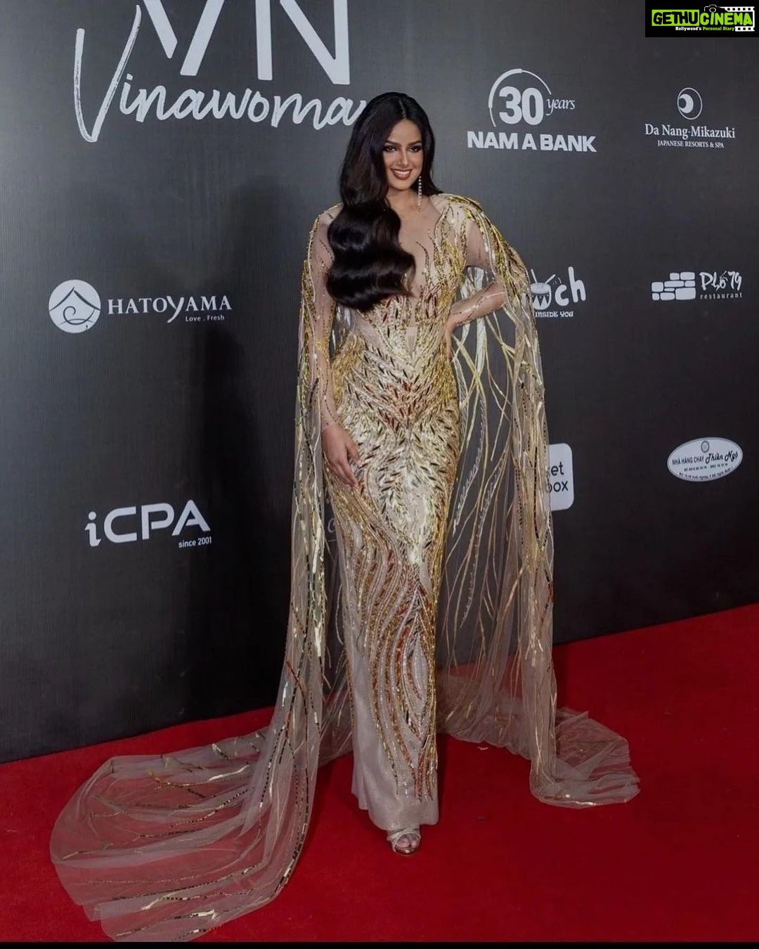 Harnaaz Kaur Sandhu Instagram - yêu và tôn trọng việt nam ❤️🇻🇳🙏🏻 Red carpet look❤️✨ @missuniverse @missuniversevietnam Designer @chungthanhphong MUA @quannguyen_makeup Hair @pulehairstylist Ho Chi Minh City, Vietnam