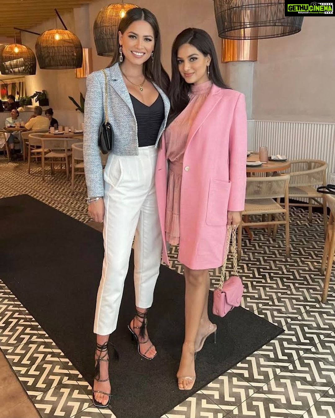Harnaaz Kaur Sandhu Instagram - A beautiful day with these beautiful queens ✨ welcome back the forever queen @andreamezamx ❤️ @missuniverse Dress @ramybrook Bag @houseofwant Earrings @bonheur_jewelry Manhattan, New York