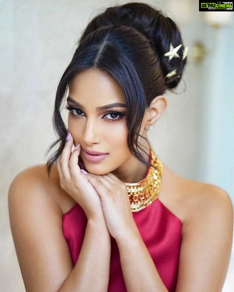 Harnaaz Kaur Sandhu Instagram - Does this look remind you of someone in our pageant past? Comment below @missuniverse