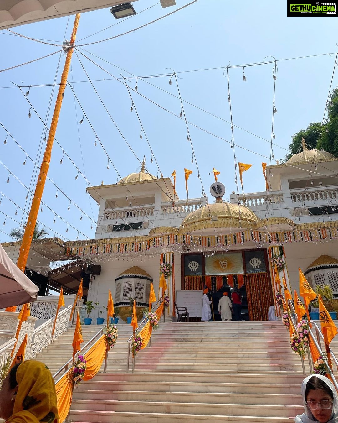 Harnaaz Kaur Sandhu Instagram - Baisakhi is celebrated to mark the start of Punjabi new year and first day of spring harvest. It also commemorate formation of Khalsa Panth warriors under Shri Guru Gobind Singh Ji. On this special day of Baisakhi, May god bless all of us with blessings, love and lots of happiness. Sharing some pictures of how I celebrated Baisakhi today.❤️✨ #blessed @missuniverse
