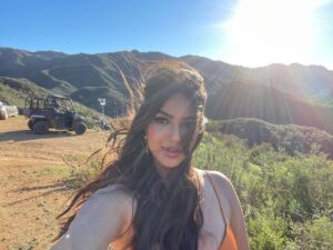 Harnaaz Kaur Sandhu Instagram - The sun’s smiling brightly at us today ☀️