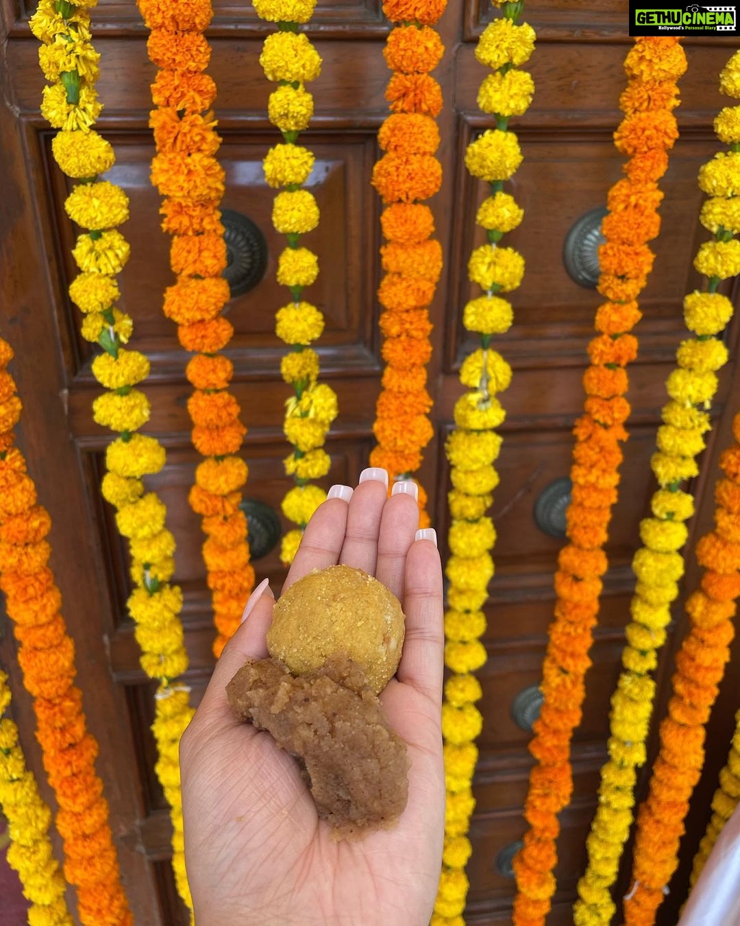 Harnaaz Kaur Sandhu Instagram - Baisakhi is celebrated to mark the start of Punjabi new year and first day of spring harvest. It also commemorate formation of Khalsa Panth warriors under Shri Guru Gobind Singh Ji. On this special day of Baisakhi, May god bless all of us with blessings, love and lots of happiness. Sharing some pictures of how I celebrated Baisakhi today.❤️✨ #blessed @missuniverse