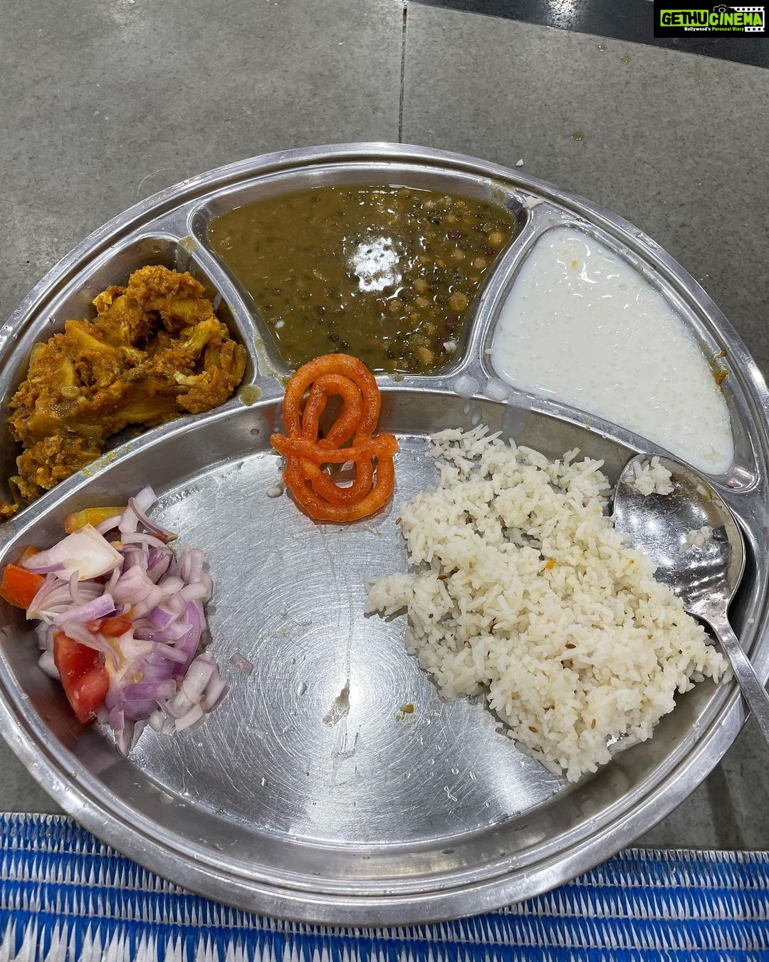Harnaaz Kaur Sandhu Instagram - Baisakhi is celebrated to mark the start of Punjabi new year and first day of spring harvest. It also commemorate formation of Khalsa Panth warriors under Shri Guru Gobind Singh Ji. On this special day of Baisakhi, May god bless all of us with blessings, love and lots of happiness. Sharing some pictures of how I celebrated Baisakhi today.❤️✨ #blessed @missuniverse