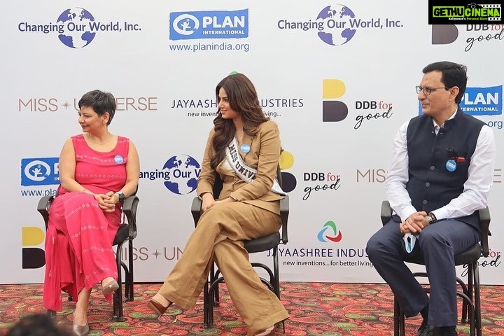 Harnaaz Kaur Sandhu Instagram - Be the change ✨ In regard to the coalition for menstrual equity we visited the Mahipalpur village in Delhi and met with young advocates at @planindia .They announced that a pad machine will be installed providing local women with a livelihood. The journey of manufacturing low cost sustainable sanitary pads starts here at Mahipalpur village. #changemakers #menstrualequity @missuniverse @ddbmudragroup @planindia @impactwayv @murugaofficial @missdivaorg Styled by @bharatg18 Outfit @geneslhofficial Jewellery @antarez.jewels Bag @purocosaofficial makeup and hair @ankchikara.artistry