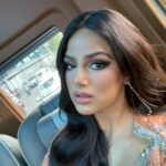 Harnaaz Kaur Sandhu Instagram - Life is simple. It’s just not easy……just like taking a selfie 🤳 #selfiedump
