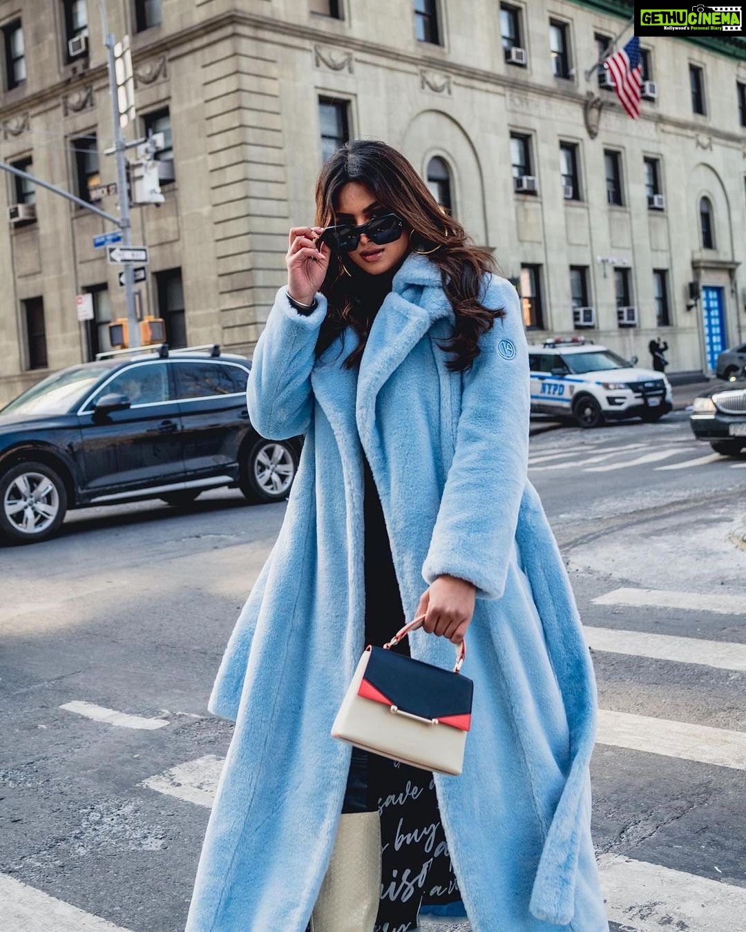 Harnaaz Kaur Sandhu Instagram - @missuniverse Monday blues 💙 📸 @selwyn.tungol Styled by @meemmap Faux fur Coat @maisonatia Sweater and pants @guess @marciano Boots @prettylittlethings Bag @strathberry Earrings @bonheur_jewelry Sunglasses @celine #nyfw New York City, N.Y.