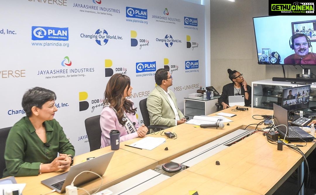 Harnaaz Kaur Sandhu Instagram - Announcement alert! 🚨The Miss Universe Organization, @harnaazsandhu_03, @ddbmudragroup, @planindia, @murugaofficial and @impactwayv have come together to work towards menstrual equity around the world starting with a pilot program in India. Follow along as this coalition takes on the universe. Styled by @meemmap Suit @pinkapple_dresses Bag @houseofwant Earrings @pencilboxshop_usa Shoes @ninashoes DDB Mudra Group