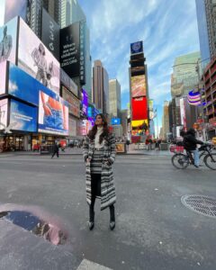 Harnaaz Kaur Sandhu Instagram - Living the life in NYC ✨🌇
@timessquarenyc 
@missuniverse 
@missdivaorg 
Styled by @meemmap 
Look @ramybrook
Shoes @stevemadden