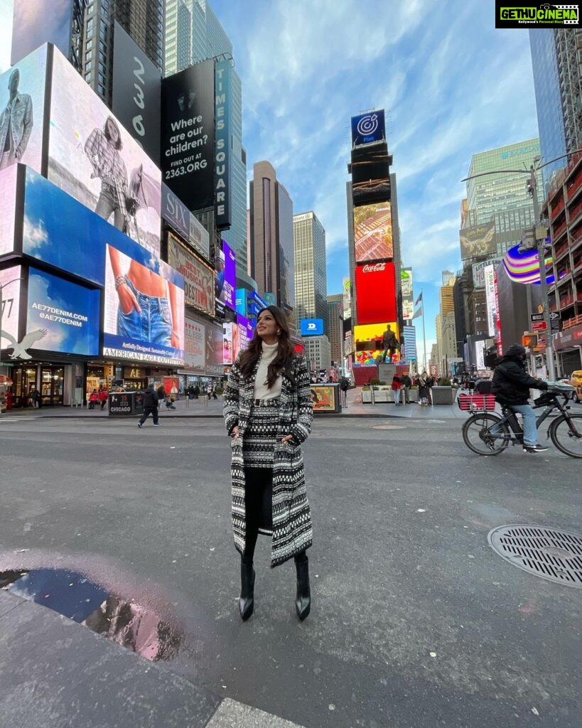 Harnaaz Kaur Sandhu Instagram - Living the life in NYC ✨🌇 @timessquarenyc @missuniverse @missdivaorg Styled by @meemmap Look @ramybrook Shoes @stevemadden Times Square New York, USA