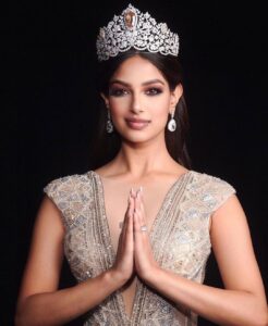 Harnaaz Kaur Sandhu Instagram - वाहे गुरुजी दा खालसा 
वाहे गुरुजी दी फतेह 
❤️

We did it. 🥺

I said in my final answer, that I believed in myself and that’s why I was on that stage. I also want to mention a few people who believed in me too. 

Firstly I would like to thank my family and friends who have been there with me no matter what.They have seen me fall and get up and they have been there  supporting me throughout. ❤️ @ruby6100 @hsmusics 
@gpdhillon_ 
Thank you @naughtynatty_g for being the driving force.Your energy is infectious and I still remember how you would enter the room and it would suddenly be filed with good vibes on the most tiring days during the national pageant. You motivated me and your “Chak de phatte” moments have stayed with me throughout my journey here. I hope I was able to bring you that kind of happiness when you saw me winning today. ❤️

Thank you @vineetjain12 for giving me this chance and the platform at LIVA Miss Diva 2021 and having the faith in me that I could represent India internationally. 🙏

Thank you to my panelists and designers who put together the woman who won the crown for India today. 🙏

Thank you to the @missdivaorg team, for standing by me, supporting me and being my driving force to win the crown. 

Thank you to the @missuniverse @realpaulashugart for believing I deserved this beautiful crown and the responsibility of being called Miss Universe.

Lastly thank you to everyone who has showered me with so much love. I’m overwhelmed. 

कर हर मैदान फतेह 💫
आप सबको मेरी तरफ़ से ढेर सारा प्यार।

Miss Universe 2021 is INDIA. 🇮🇳

@missuniverse

Gown by @officialsaishashinde 
Earrings @putstyle07