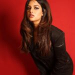 Harnaaz Kaur Sandhu Instagram - It’s Comeback time! 🖤 Outfit - @falgunishanepeacockindia MUA- @mitavaswani Hair by - @rasilaravariamua Captured by - @navindhyaniphoto Jewellery- @taurianofficial @timestalent