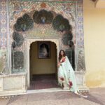 Harnaaz Kaur Sandhu Instagram - Jaipur 🦚 💗 MUA- @aditimakeupartist Hair- @sunil_celebrity_stylist Outfit - @muksweta Jaipur, Rajasthan