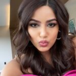 Harnaaz Kaur Sandhu Instagram - Life is simple. It’s just not easy……just like taking a selfie 🤳 #selfiedump