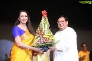 Hema Malini Instagram - Ace choreographer & good friend Bhushan Lakhandri has been honoured with the prestigious Sangeet Natak Academy Award for his contribution to dance. I’m happy that he has choreographed so many of my successful ballets beautifully🙏I take pride in congratulating him on his success. #sangeetnatakakademi #choreographer #bhushanlakhandri