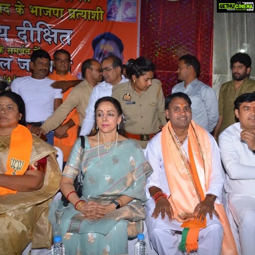 Hema Malini Instagram - Other photos from the hectic 2-day campaign covering entire Mathura for the Mayor and Chairman elections @myogi_adityanath @bjp4india @bjp4up #electioncampaign #mathuraelection