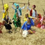 Hema Malini Instagram – It is the Harvest season now. Tamizh Puthandu (New year), Baisakhi (Punjab), Bihu (Assam) and Pohela Baisakh or Naba Barsha (Bengal) are some of the festivals celebrated. Wish you all a wonderful festival month🙏

#festiveseason #festivals #tamizhputhandu #bihu #nababarsho #india #festivalsofindia #harvestseason