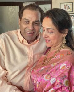 Hema Malini Instagram - Praying for dear Dharam ji’s good health on his birthday today❤️ Wish him a long and healthy life filled always with happiness and joy! My prayers will be with him today and every day of our lives🙏HAPPY BIRTHDAY to the love of my life❤️❤️

@aapkadharam @imeshadeol @a_tribe @bharattakhtani3 

#happybirthday #birthday #celebration