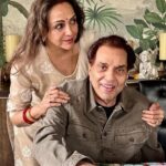 Hema Malini Instagram - Praying for dear Dharam ji’s good health on his birthday today❤️ Wish him a long and healthy life filled always with happiness and joy! My prayers will be with him today and every day of our lives🙏HAPPY BIRTHDAY to the love of my life❤️❤️ @aapkadharam @imeshadeol @a_tribe @bharattakhtani3 #happybirthday #birthday #celebration