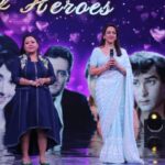 Hema Malini Instagram - Spent a magical day with our little champions. Wait for the wonder kids on #saregmplilchamps on @zeetv Here are more photos of this very interesting upcoming event! Do not miss these talented kids, born with lilting music in their blood - in action with Shankar Mahadevan, Annu Malik and me. Costume & Jewelry by @manishmalhotra05 @mmalhotra.world #saregamapalilchamps #realityshow