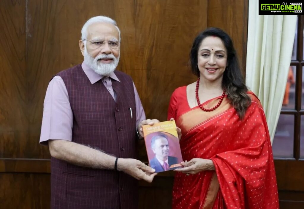 Hema Malini Instagram - My brother, RK Chakravarti has written an autobiography of his life experiences and I am organising an official launch of the book today. “Galloping Decades” will be released by Shashi Tharoor ji and the first copy will be received by the Hon Min of State for Law and Justice, Shri Arjun Meghwal. I presented the book to the PM who sent his good wishes for the occasion. #gallopingdecades #booklaunch