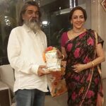 Hema Malini Instagram - Shocking news this morning - Art Director Nitin Desai is no more. Such a warm human being, associated with many of my projects and ballets, his passing is a terrible loss to the film industry. May he find peace wherever he is🙏 #nitinchandrakantdesai #ndstudio