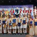 Hema Malini Instagram - Happy to share the honour I received today from the popular Sanskriti University in Mathura. I was conferred the degree of Doc of Philosophy at their 4th Convocation by Smt Anandiben Patil, Governor of UP. at a beautifully organized & well attended function. #mathura #sanskritiuniversity